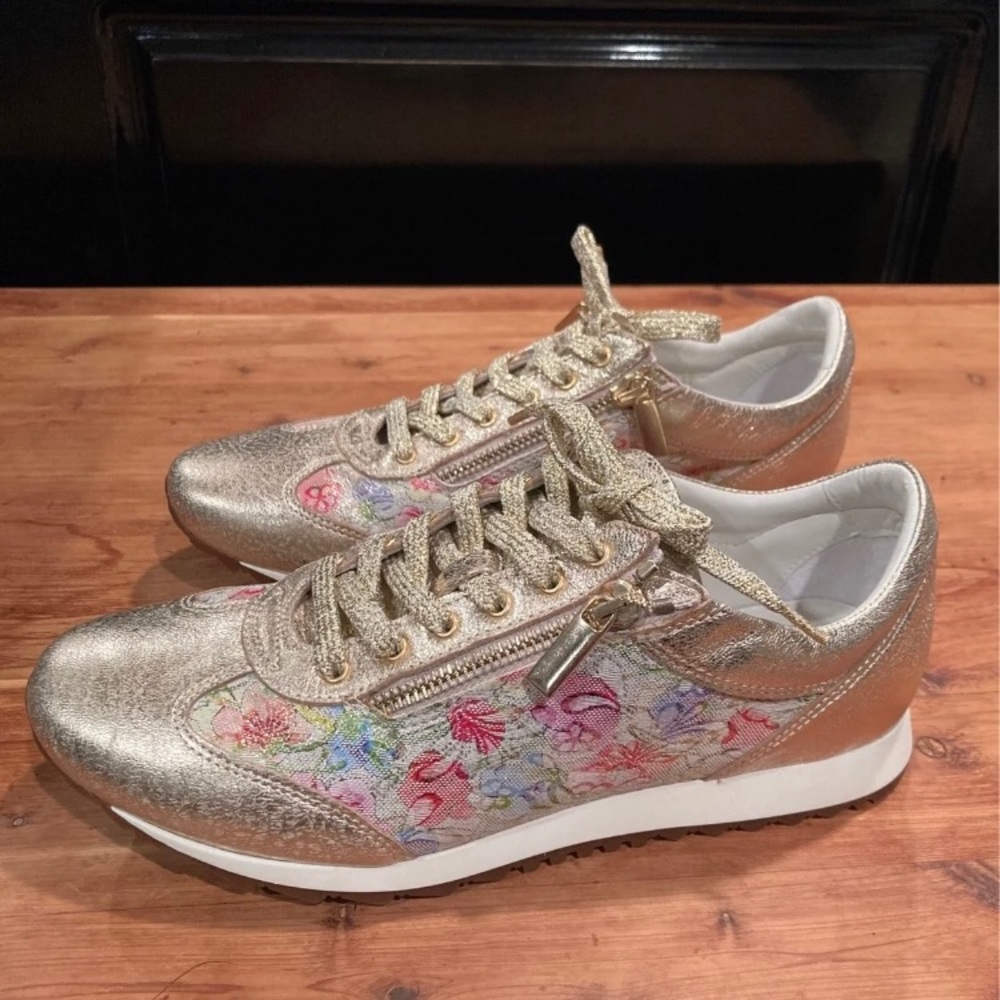 Size 7 Women’s Rangoni FEDRO sneakers in White Fuego/Vaniglia Marte Lam